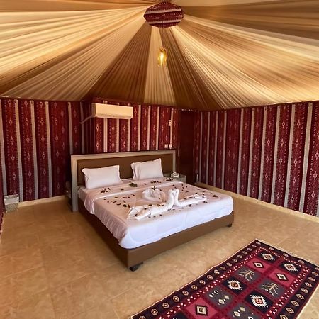 مخيم جبل بردى Jabal Burdah Camp Hotel Wadi Rum Bagian luar foto