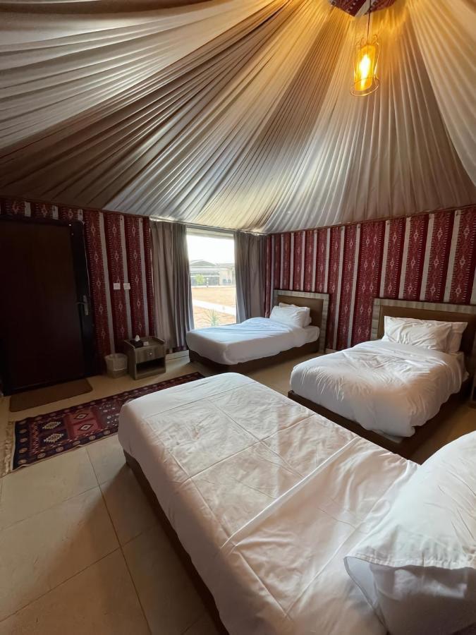 مخيم جبل بردى Jabal Burdah Camp Hotel Wadi Rum Bagian luar foto