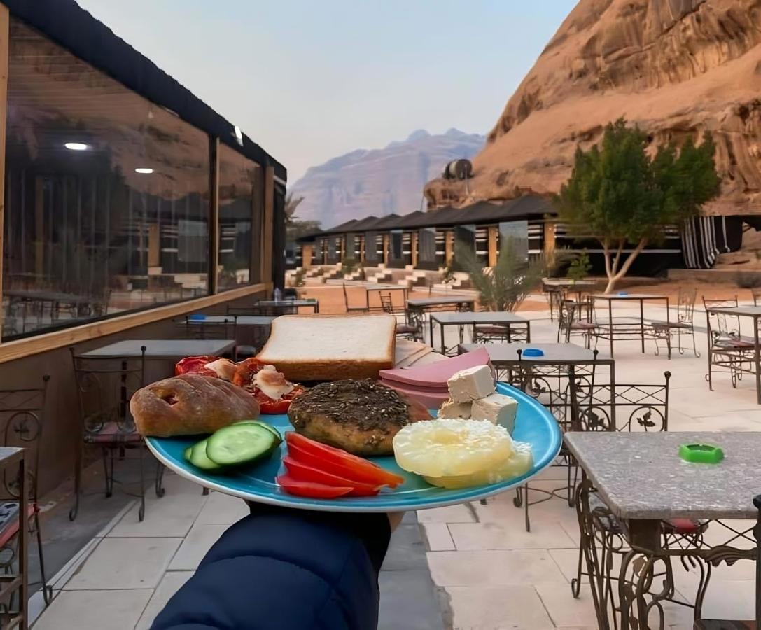 مخيم جبل بردى Jabal Burdah Camp Hotel Wadi Rum Bagian luar foto